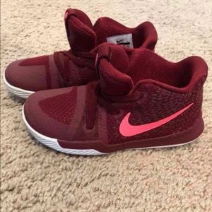 Kids Nike Kyrie sneakers size 10